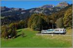 Mit dem BCF 4/4 N° 1 an der Spitze fährt der ASD Nostalgiezug nach dem Fahrtrichtungswechsel in Le Sépey weiter in Richtung Aigle und erreicht in Kürze Les Planches.