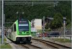 Der ASD TPC ABe 4/8 471 erreicht den kleinen Kopfbahnhof von Le Sépey.