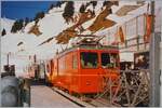 Mein einzigstes Bild eines HGe 4/4 in  alten  BVB Farben: Der HGe 4/4 31 ist mit Reisezug in Col-de-Bretaye angekommen Für das Bild ungünstig war das Führen des Vorstellewagens, welcher