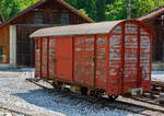 Gedeckter zweiachsiger Güterwagen GFM Gb 652 abgestellt am 28.05.2012 beim Bahnhof Montbovon.