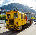 Ein Bauzug als Straßenbahn...