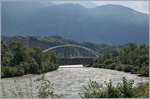 Zwischen Bex und St-Maurice �berquert die Strecke Lausanne Birg die Rhone.