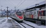 Ein SBB ETR 610 erreicht als EC 39 Genève - Venezia den Bahnhof Sion.
