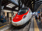Der SBB “Astoro” RABe 503 013  „Valais  Wallis“ (93 85 0 503 013-1 CH-SBB), ein SBB ETR 610 der 2.Serie, hat am 12.07.2022 als EC 37 (Geneve - Milano Centrale - Venezia Santa