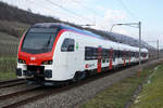 Der RABe 523-111 Flirt 3 auf Probefahrt bei Cressier am 7.