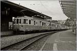 Auch farblos, allein der Form her wegen einen Blick wert: der MOB ABDe 8/8 4003  BERN .