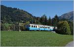 Überraschend, und dadurch ungeschickt gestanden, begegnet mir bei Gstaad der ABDe 8/8 4002 mit einem Regionalzug nach Montreux.
