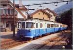 Im Sommer 1987 ist der MOB ABDe 8/8 4003  Bern  mit einem Personenzug mit Güterlast bei Fontanivent unterwegs. 

Analogbild vom Sommer 1987