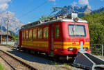 Der tpc BVB BDeh 2/4 „fl�che“ (Pfeil) 24, f�r den gemischtem Adh�sions- und Zahnradbetrieb der Bex–Villars–Bretaye-Bahn, ist beim Bahnhof Gryon ,mit dem vorgestellten