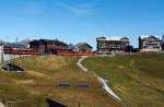 Der erste Blick zum Bahnhof Kleine Scheidegg, aus dem Zug der WAB vor der Einfahrt am 02.10.2011.