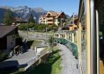 Mit der l�ngsten durchgehende Zahnradbahn der Welt, auch eine der sch�nsten, unterwegs:  Mit einem Triebzug der Wengernalpbahn (WAB) am 02.10.2011 zwischen Lauterbrunnen und Kleine Scheidegg, hier