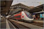 Als Ergänzung zu Karls schönem TGV Nebelbild: Der von Karl gezeigte TGV war in der Folge für Lyria unterwegs, wurde jedoch zwischenzeitlich von den Doppelstock TGV abgelöst. So kann Lyria mit weniger Verbindungen mehr Menschen transportieren.
Im Bild der TGV 4721 der in Lausanne auf die Abfahrt nach Paris (via Genève) wartet. 

25. Jan. 2020