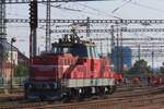 Am 19 September 2024 lauft ZSSK Verschiebeellok 210 011 in Bratislava hl.st.