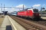 ZSSK 383 102 steht mit ein EC Sturovo-Praha hl.n.