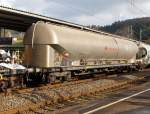 4-achsiger Drehgestell-Staubgutwagen (128 m� Silowaggon) 33 TEN RIV 56 SK-EXRA 9327 011-8 Gattung Uacns, der Express Rail a.s.