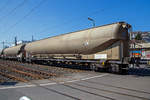 4-achsiger Drehgestell-Staubgutwagen (128 m³ Silowaggon) 33 56 9327 024-1 SK-EXSK, der Gattung Uacns 932, der Express Slovakia (Express Group, a.s.) aus Bratislava (Slowakei), am 24.03.2021 bei