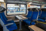 Innenraum von einem  2.Klasse ČD InterJet Gro�raumwagen der Gattung Bmpz 895 (CZ- ČD 73 54 21-91060 bis 079) der ČD - Česk� dr�hy eingereiht als Wagen 368 in den R15