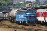 CD Cargo 230 092 schiebt als S�ldner in Dienst von LokoRail- ein Kesselwagen durch Bratislava hl.st.