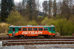 Der zweiachsige modernisierte Dieseltriebwagen 816 001-2 (CZ-GWTR 95 54 5 816 001-2) der GW Train Regio steht am 20.04.2023 im Bahnhof Bečov nad Teplou (Petschau).