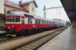 Mit der Blauer Blitz steht M296-1021 am 12 September 2022 in Benesiv u Prahy.